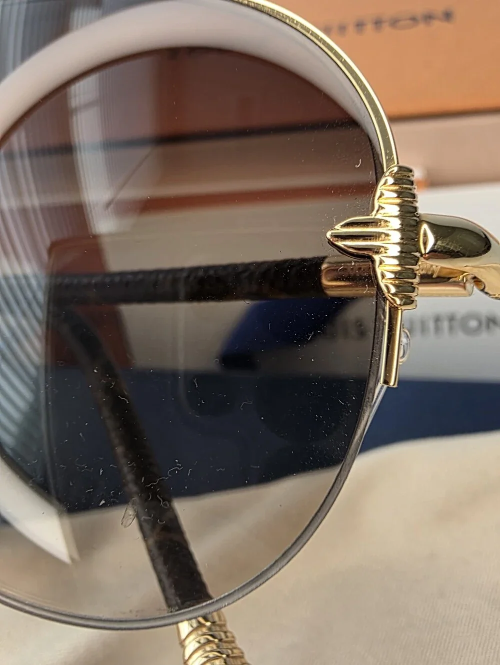 Louis Vuitton Monogram Petite Viola Pilote Aviator Sunglasses